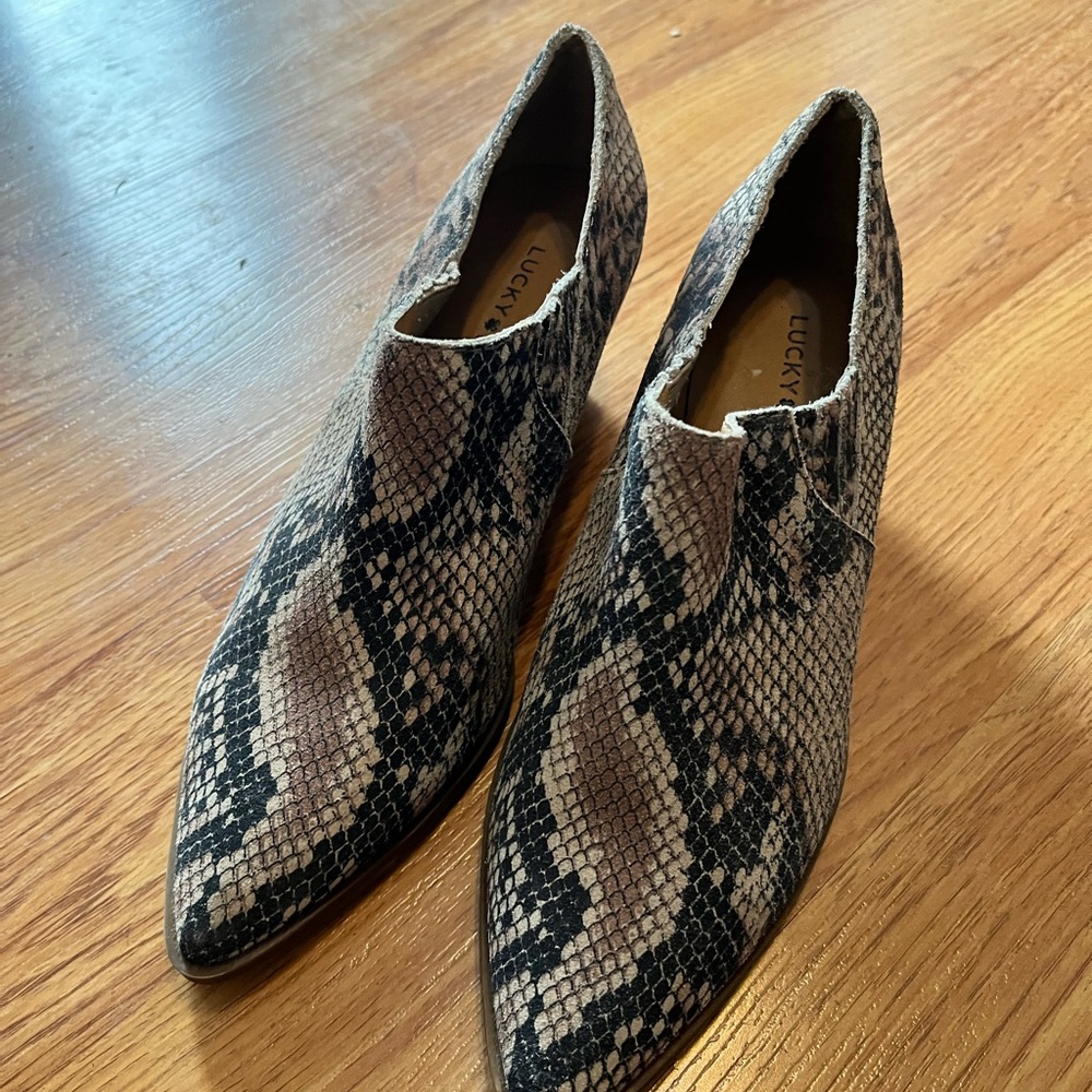 Lucky Brand Women’s Snakeskin Pattern Shoes
